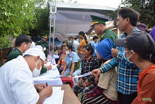 Khai mạc khám bệnh, cấp thuốc miễn phí cho nhân dân Campuchia